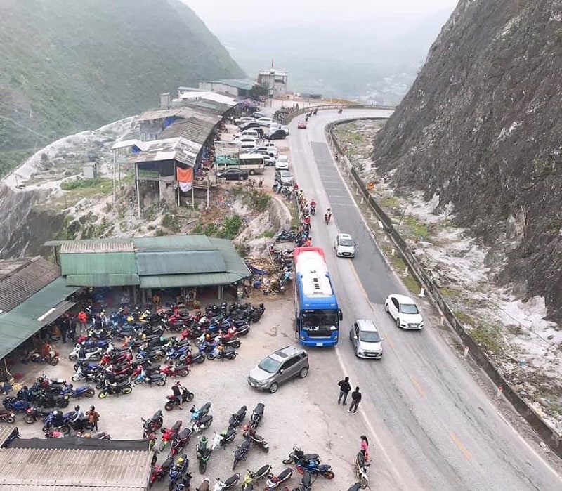 Di chuyển ô tô lên Mộc Châu