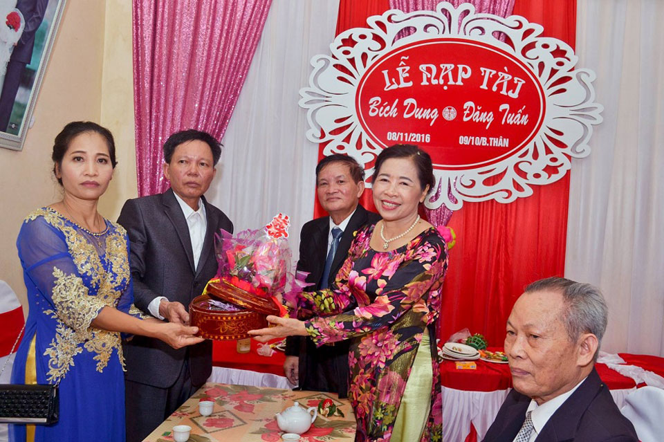 Lễ dẫn cưới đám hỏi miền bắc