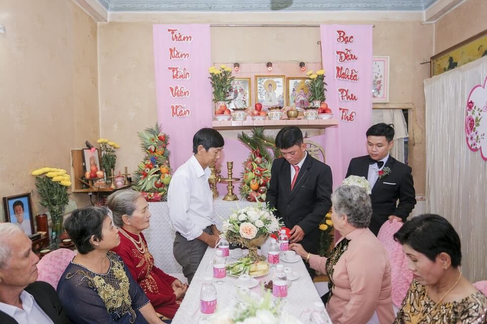 Nghi thức mời nước và trò chuyện